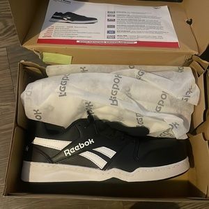 Reebok low cut work sneaker